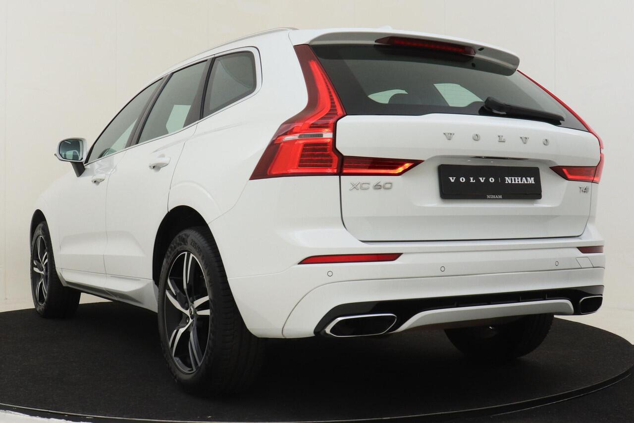 Volvo XC60 T4 AUT. R-DESIGN -PANO.DAK|KEYLESS|TREKHAAK|PDC|VERW.VOORSTOELEN|BLIS
