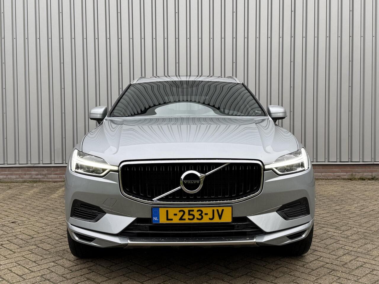 Volvo XC60 2.0 T8 Twin Engine AWD Momentum | Schuif/kanteldak | Trekhaak | Leder | Intellisafe Pro |