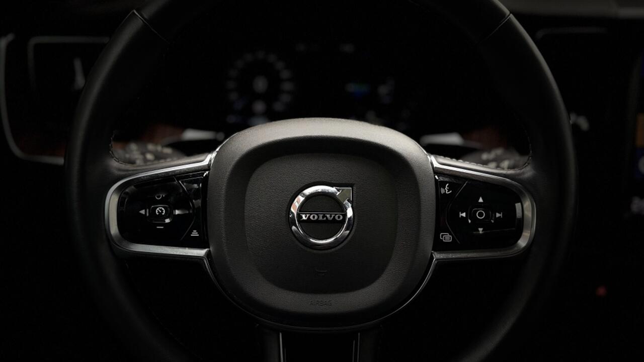 Volvo XC60 2.0 T8 TE AWD | Pano | Leer | Camera | Stoelverwarming