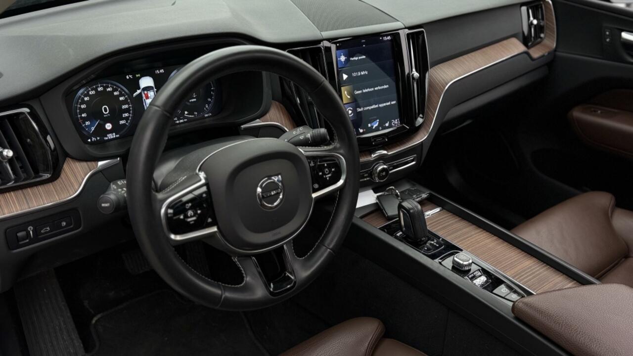 Volvo XC60 2.0 T8 TE AWD | Pano | Leer | Camera | Stoelverwarming