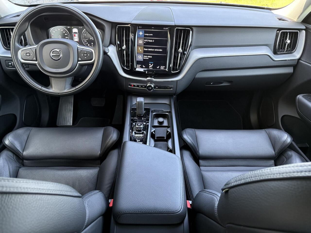 Volvo XC60 2.0 B5 Momentum Pro | Trekhaak | Memory | Standkachel | Volvo on Call | Stoel en stuurverwarming | Parkeercamera | Keyless entry/drive | Reservewiel |