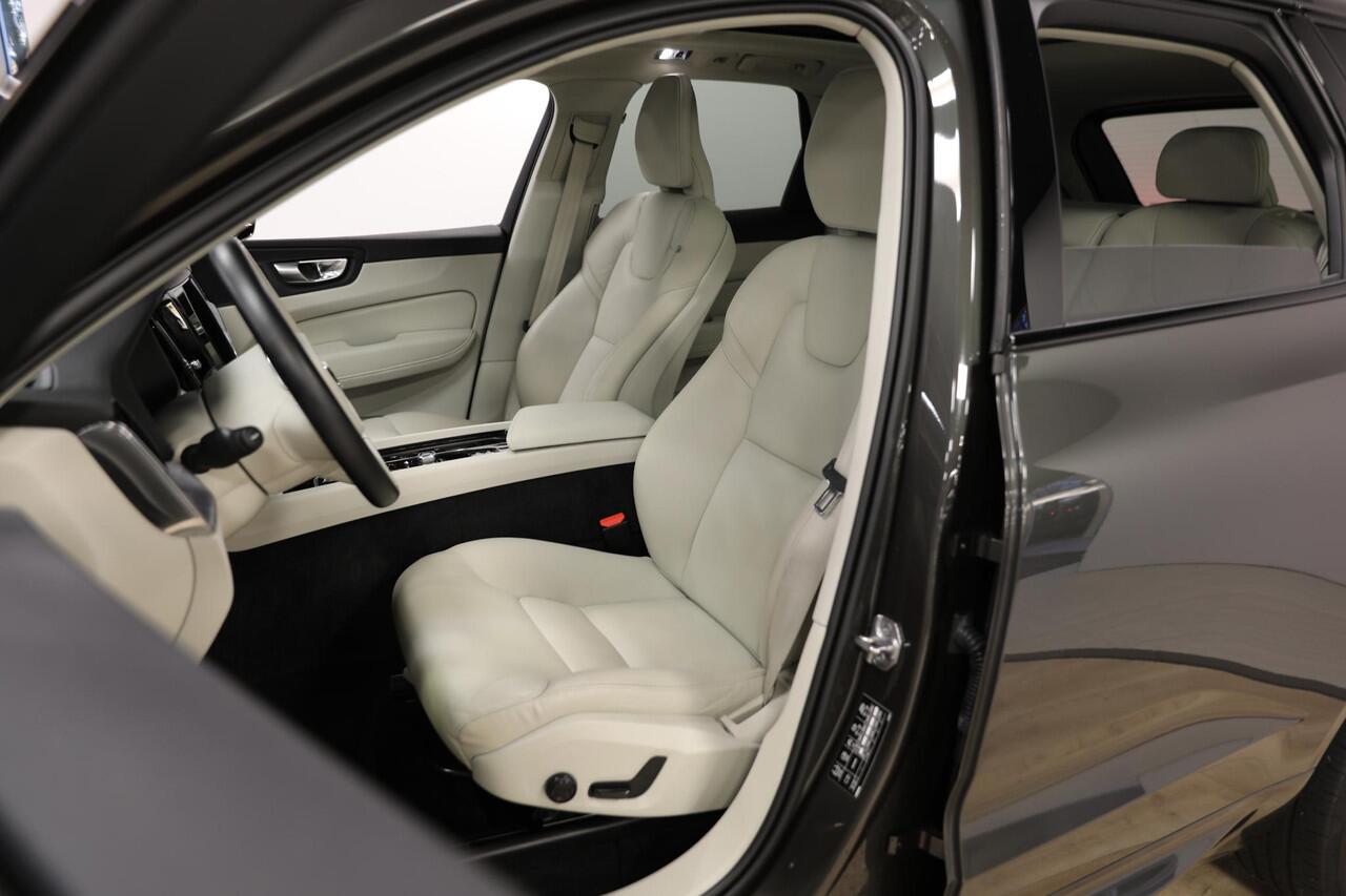 Volvo XC60 2.0 Recharge T6 AWD R-Design | Schuif- kanteldak | Zomer & Winterset | 360 Camera