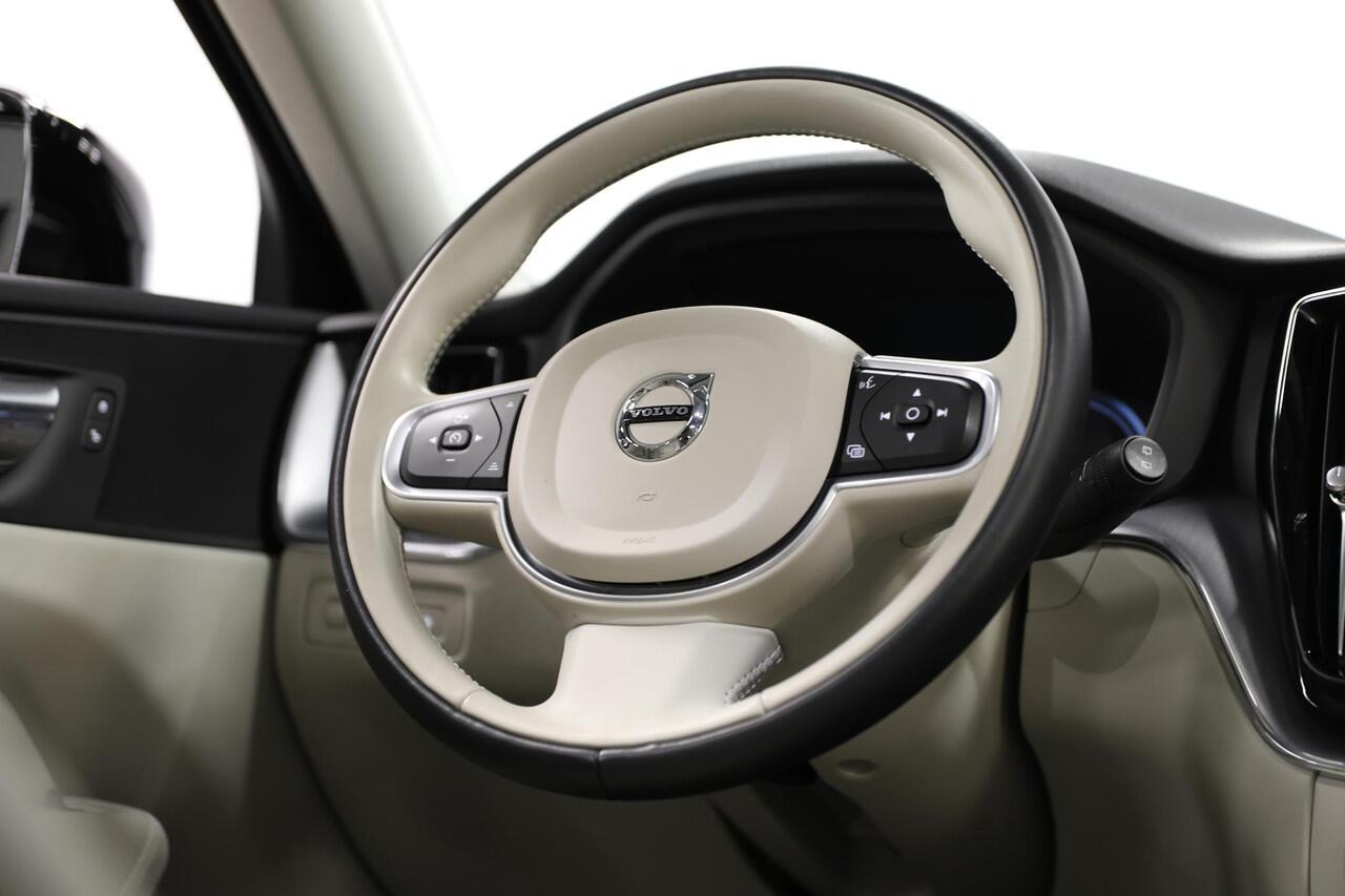 Volvo XC60 2.0 Recharge T6 AWD R-Design | Schuif- kanteldak | Zomer & Winterset | 360 Camera