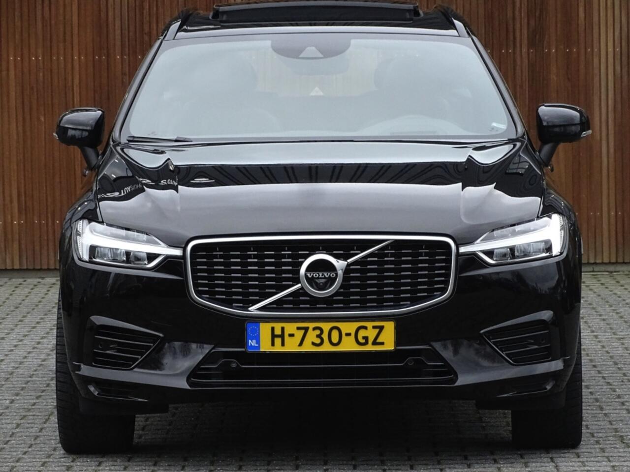 Volvo XC60 T8 392PK automaat AWD / R-Design / 360° *NAP*