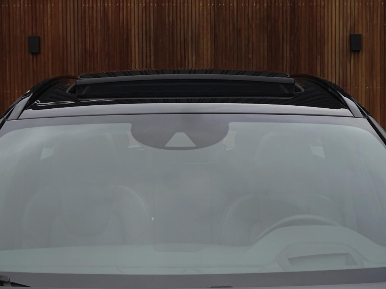 Volvo XC60 T8 392PK automaat AWD / R-Design / 360° *NAP*