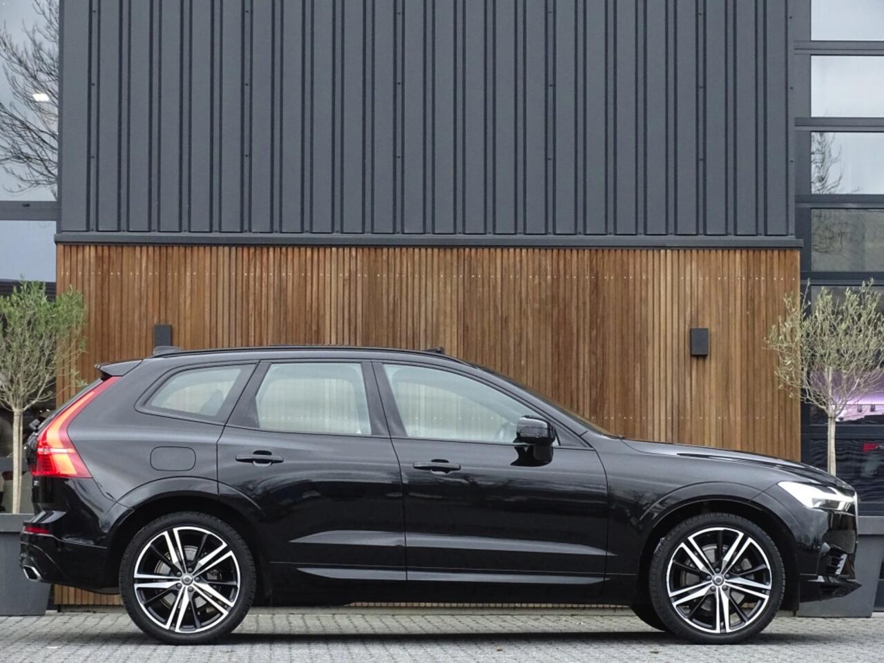 Volvo XC60 T8 392PK automaat AWD / R-Design / 360° *NAP*