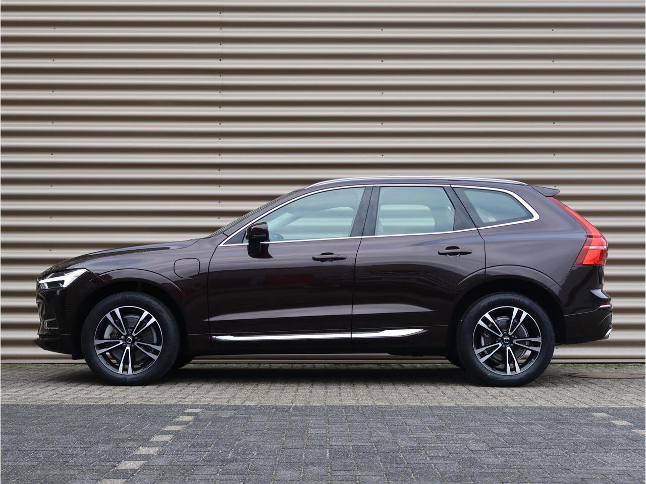 Volvo XC60 Recharge T6 AWD Business Pro | Pilot assist | BLIS | Stoel- stuurverwarming