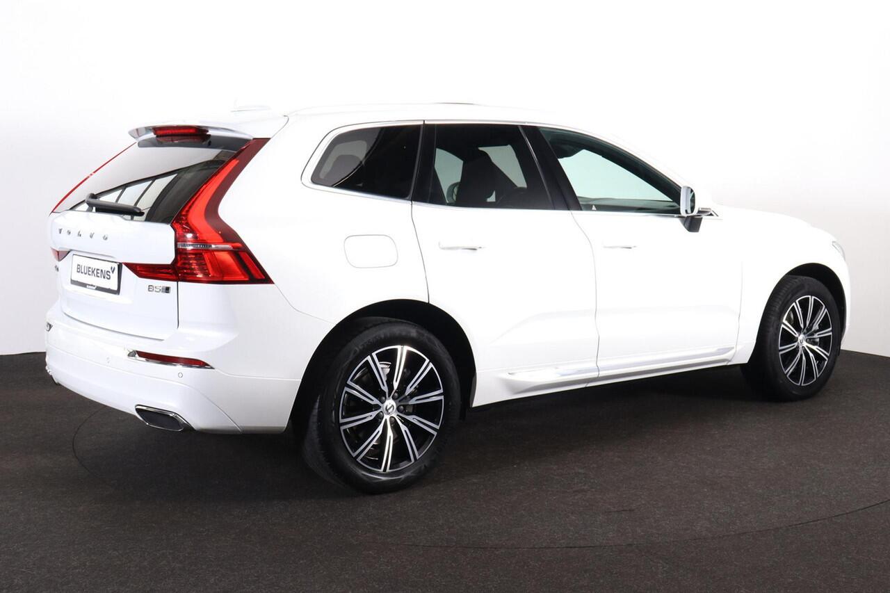 Volvo XC60 B5 AWD Inscription - Panoramisch schuif-/kanteldak - Head-up display - Harman Kardon - Elektr. verstelbare voorstoelen met geheugen - Adaptive Cruise Control met Pilot Assist - BLIS dodehoekassistentie - 360 graden camera - Parkeerverwarming - Full LED ve
