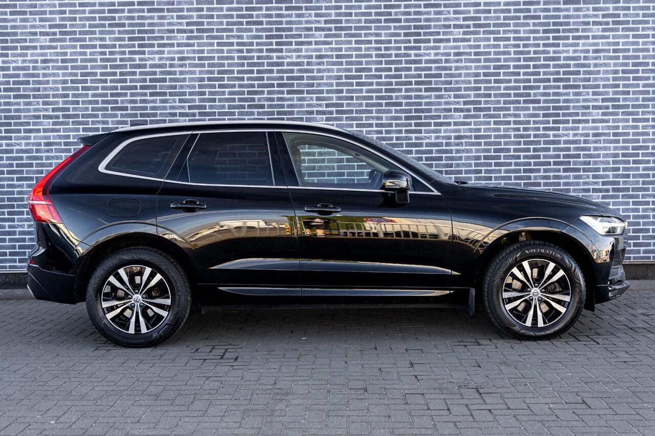 Volvo XC60 T4 Momentum | Navigatie | Achteruitrijcamera | Verwarmbare Voorstoelen en Achterbank | Dodehoekdetectie | LED Koplampen | BLIS | Climate Control | DAB | Parkeersensoren | Standkachel | 18" LM