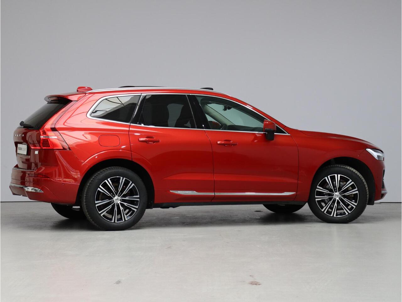 Volvo XC60 2.0 T6 Plug-in hybrid AWD Inscription / Long Range / Trekhaak / 360 camera / Stoel- & stuurwielverwarming / Leder bekleding