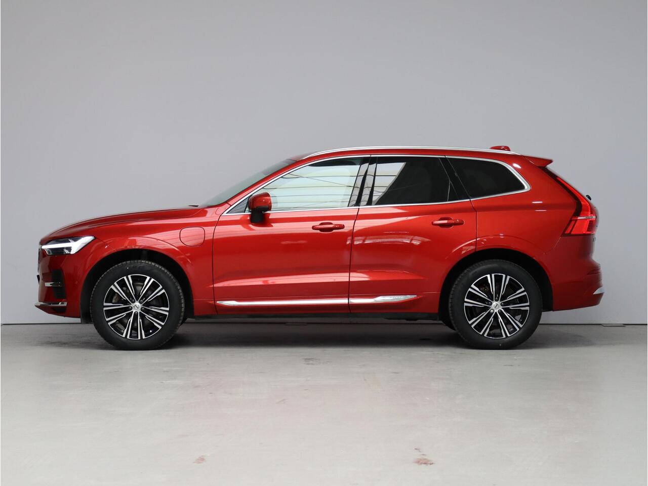 Volvo XC60 2.0 T6 Plug-in hybrid AWD Inscription / Long Range / Trekhaak / 360 camera / Stoel- & stuurwielverwarming / Leder bekleding