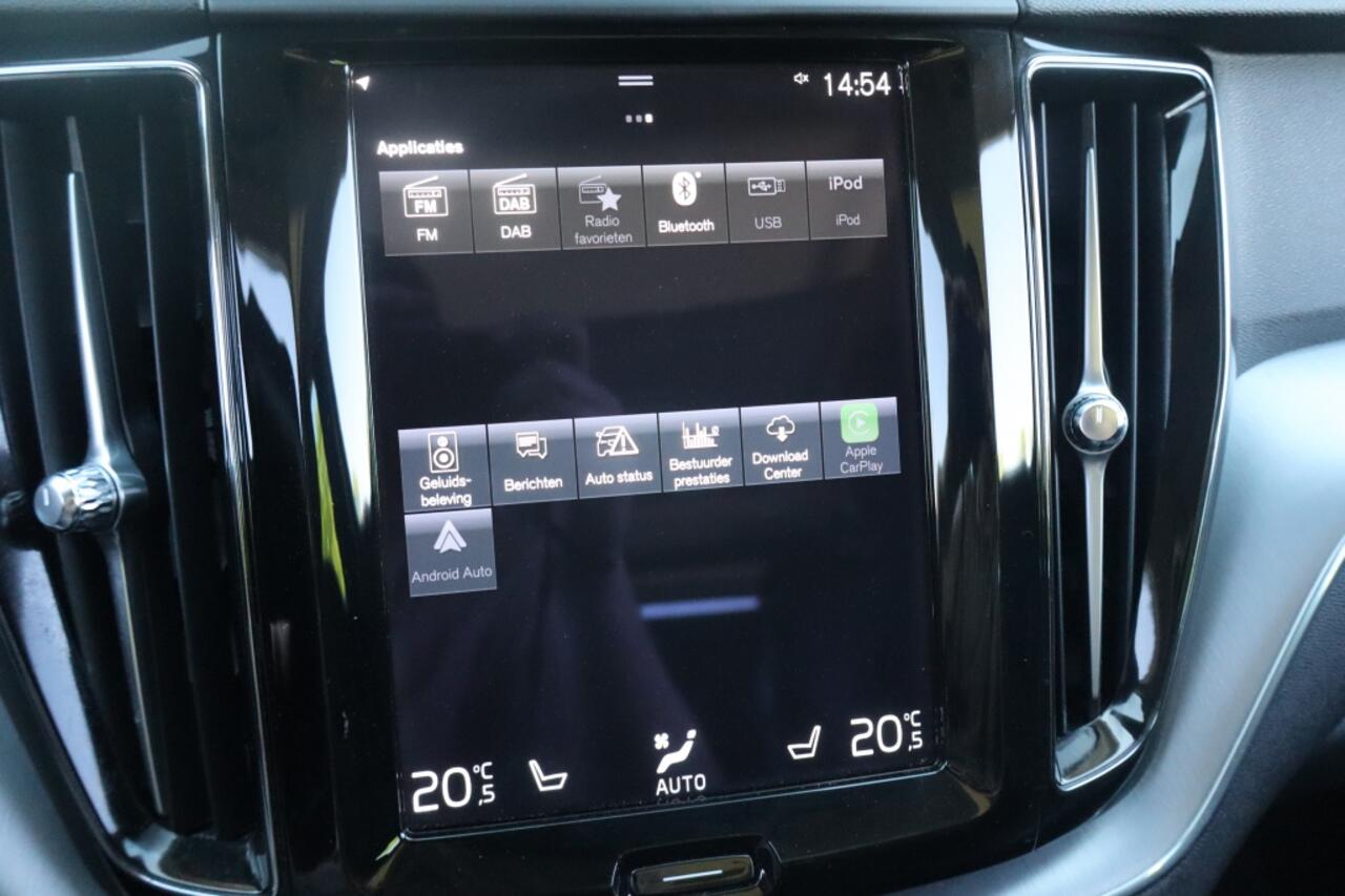 Volvo XC60 2.0 B5 | Geen import | Schuifdak | Leer