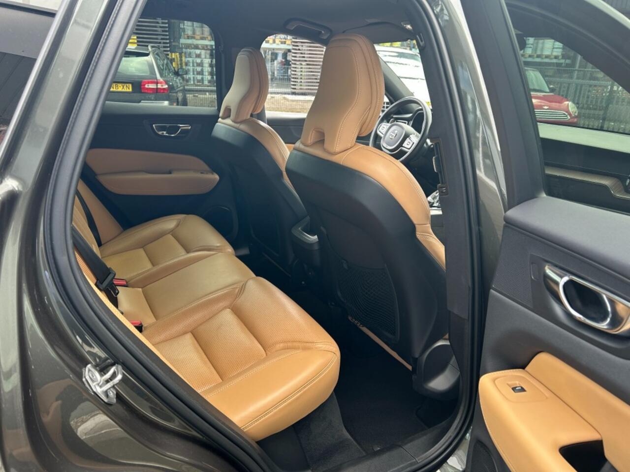 Volvo XC60 2.0 B4 INSCRIPTION FULL OPTIONS