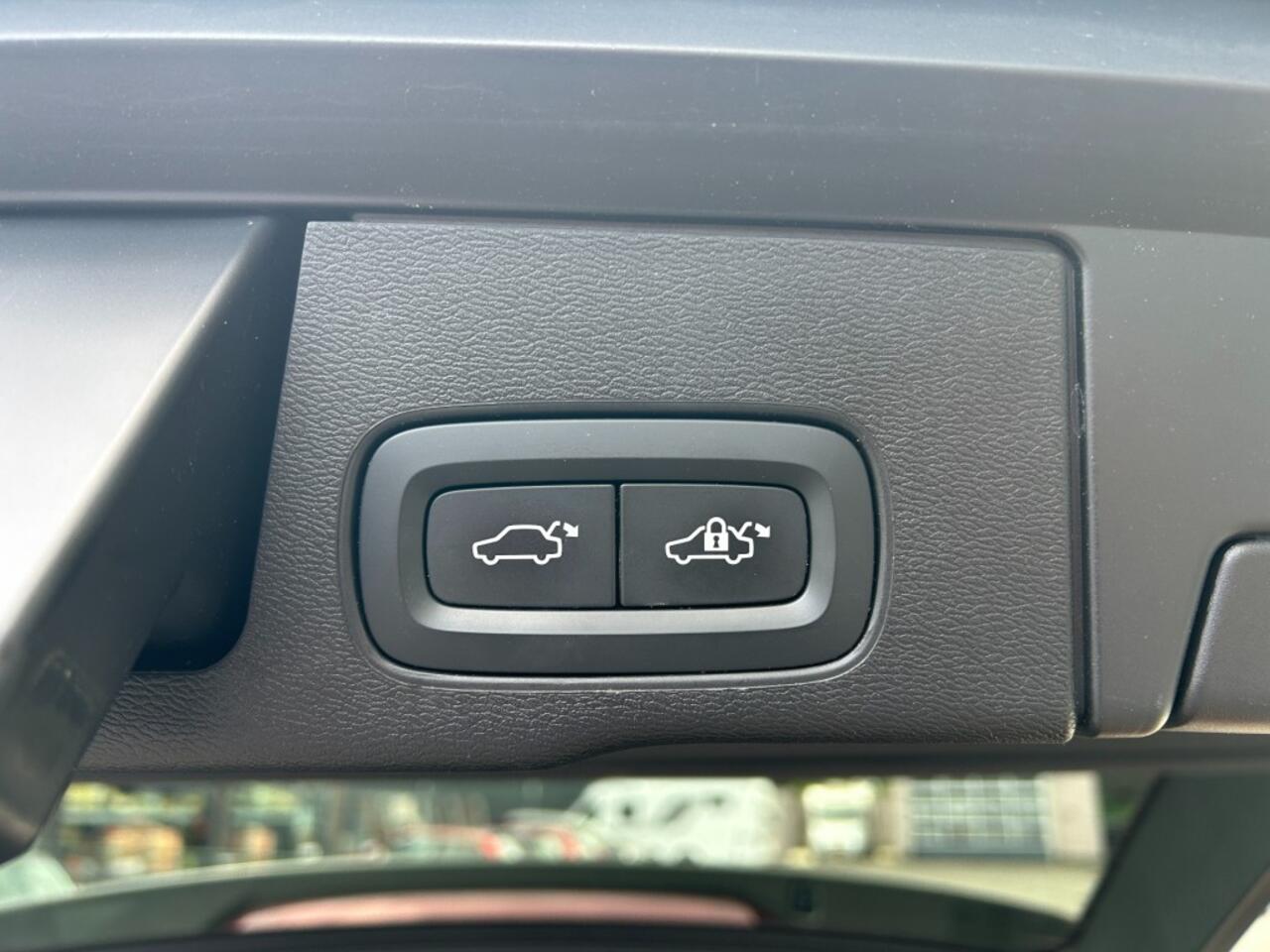 Volvo XC60 2.0 B4 INSCRIPTION FULL OPTIONS