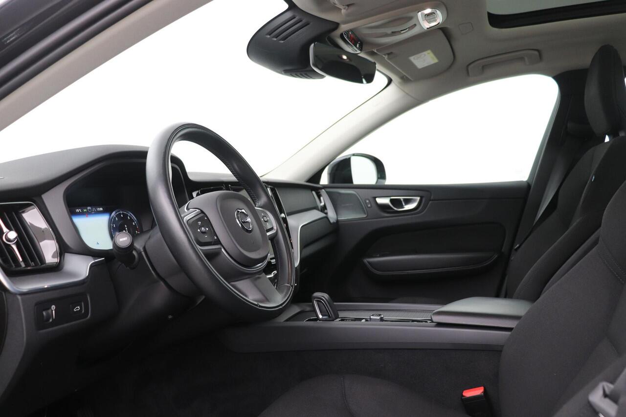 Volvo XC60 B5 Momentum | ACC | Head-Up | Panoramadak | Stoel+Stuurverwarming | 360° Camera | BLIS