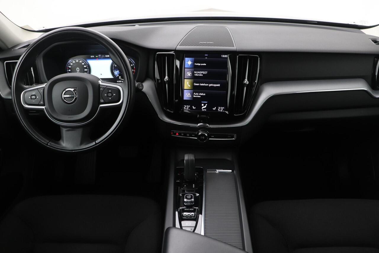 Volvo XC60 B5 Momentum | ACC | Head-Up | Panoramadak | Stoel+Stuurverwarming | 360° Camera | BLIS