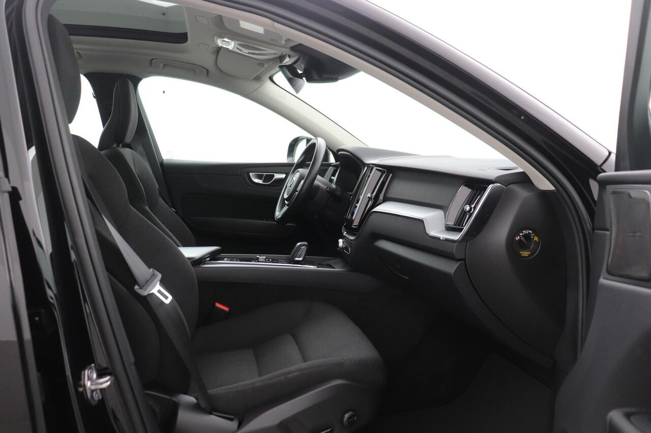 Volvo XC60 B5 Momentum | ACC | Head-Up | Panoramadak | Stoel+Stuurverwarming | 360° Camera | BLIS