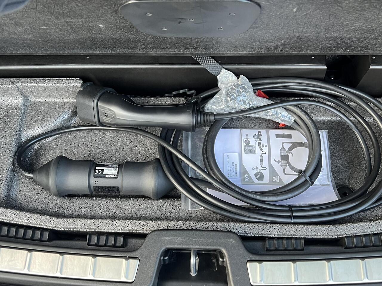 Volvo XC60 2.0 T6 Plug-in hybrid AWD Inscription Expression Mega Vol! 360° Camera | Harman Kardon | Leder | Stoel+Stuurverwarming | Panoramadak | Trekhaak | 12 mnd Bovag Garantie