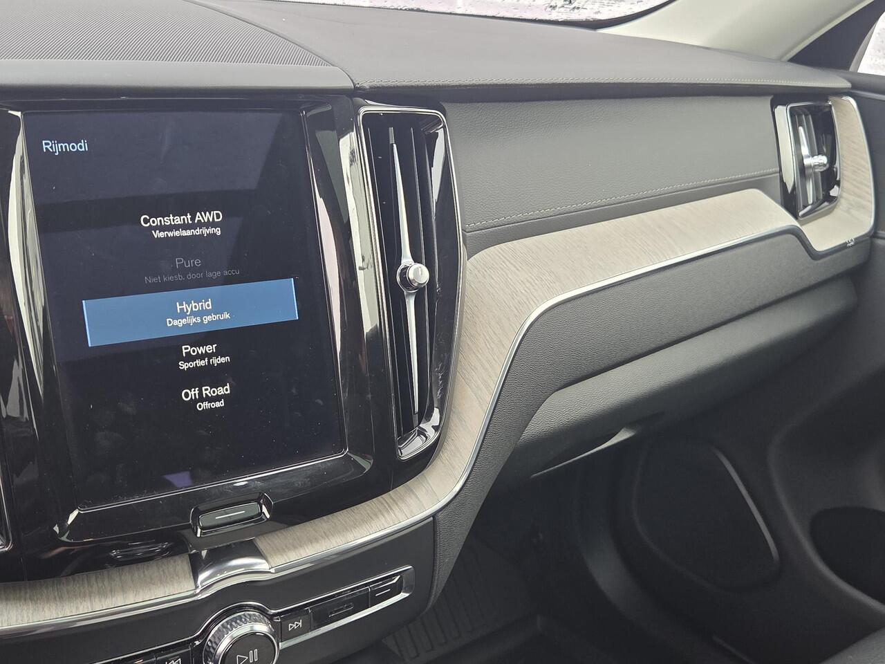 Volvo XC60 T6 Plug-in Hybride AWD Inscription Aut | Trekhaak 2100 kg | Leder | Elektr. verst.stoel | Stoelverw. V+A | Donker glas | Panoramadak | DAB+ | BLIS | Adaptive cruise-control