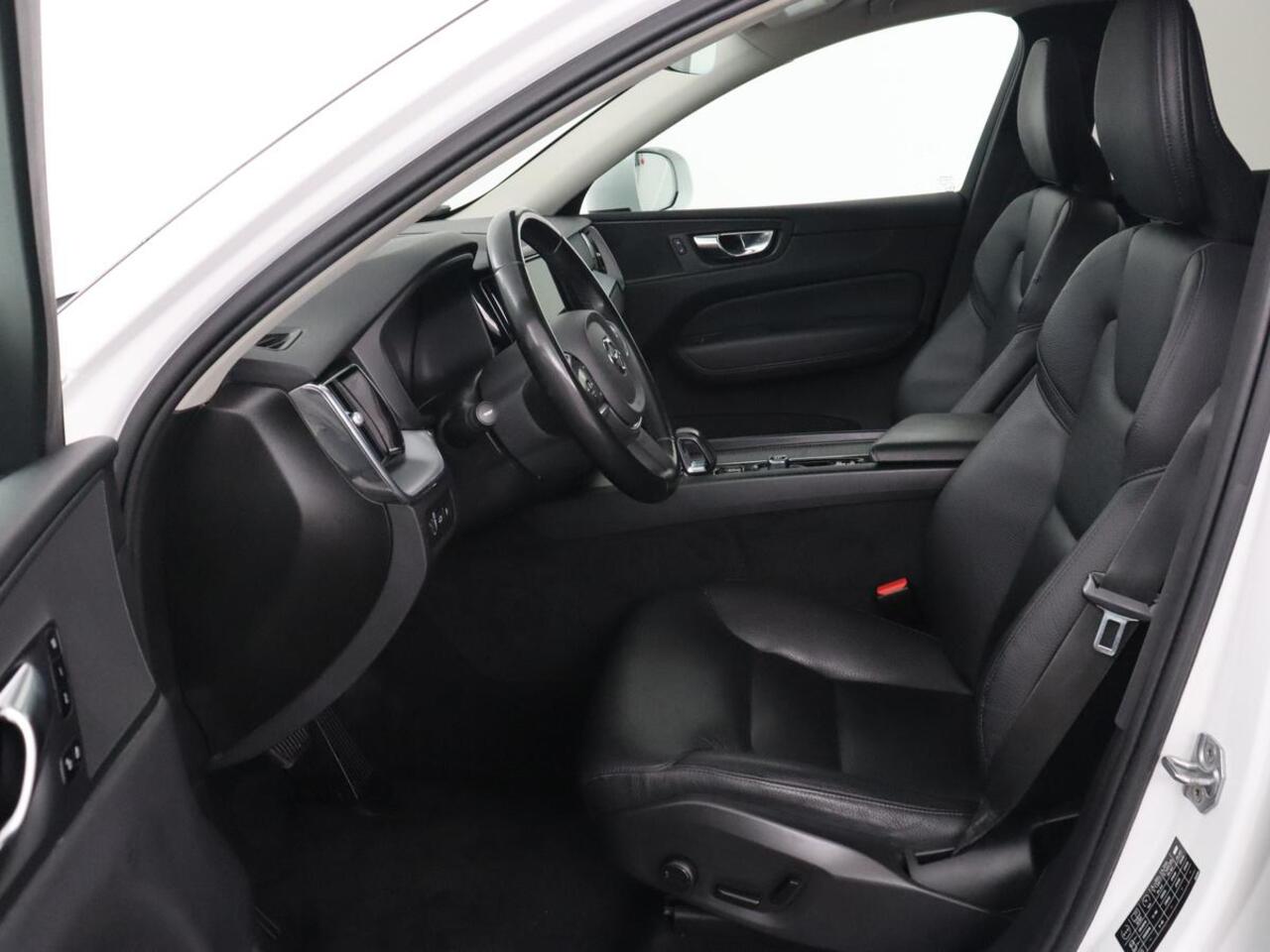 Volvo XC60 2.0 Recharge T6 AWD Inscription | Panoramadak | Trekhaak | Leder | Stoelverwarming | Camera | Carplay | Navigatie | Full LED | Parkeerhulp | Memory | PHEV | Plug In