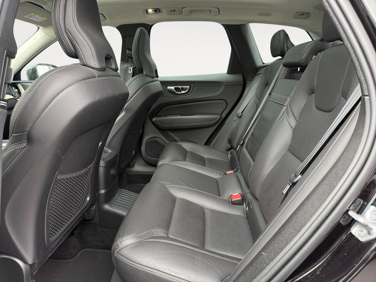 Volvo XC60 2.0 Recharge T6 AWD Inscription | Head-up display | Stoelmassage | Luchtvering | 360 graden camera | Trekhaak | Stoelventilatie |