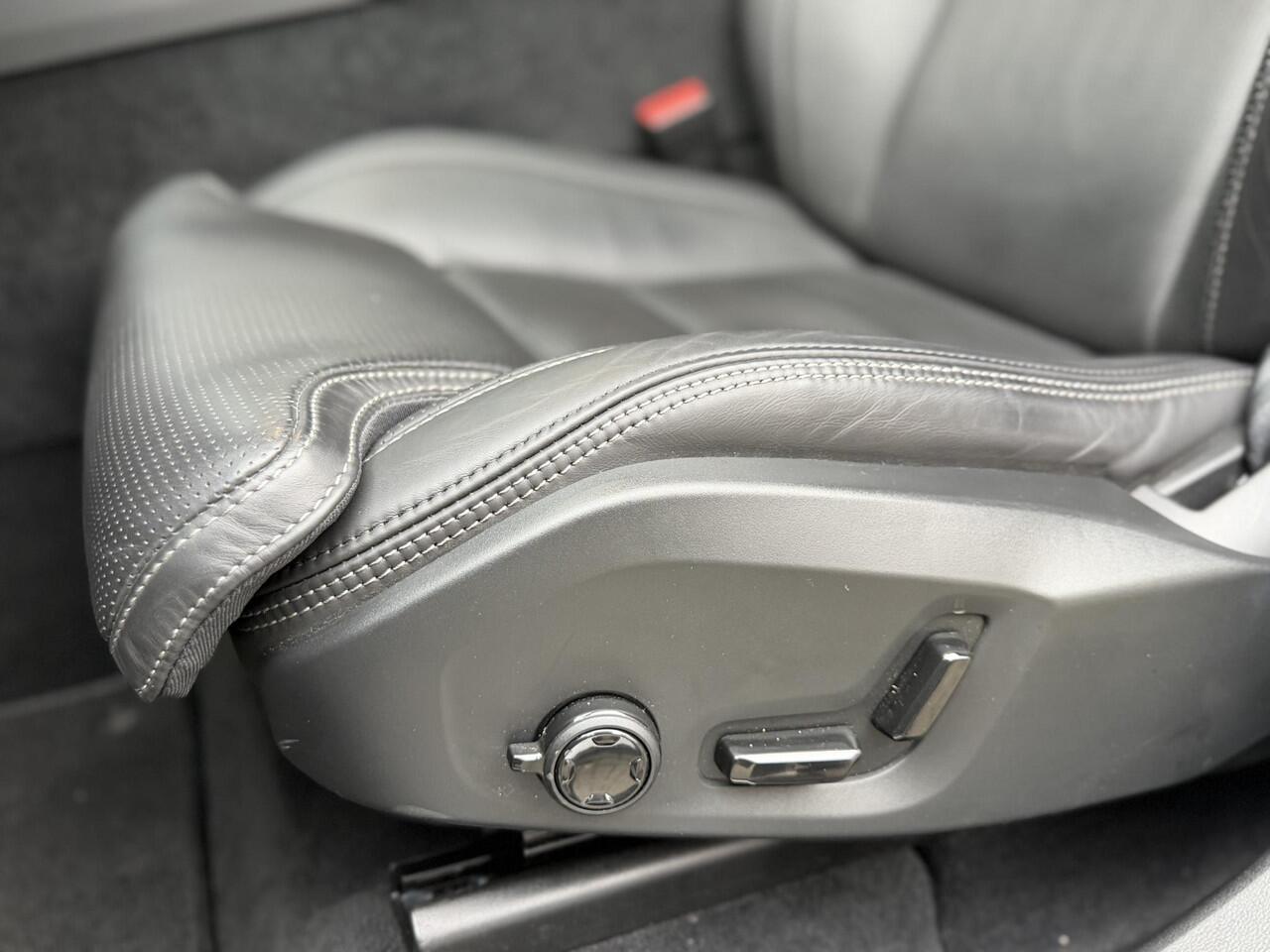 Volvo XC60 2.0 T8 Plug-in hybrid AWD R-Design |Facelift|Pano|Bowers & Wilkins|Stoel Ventilatie|Pilot Assist|Trekhaak