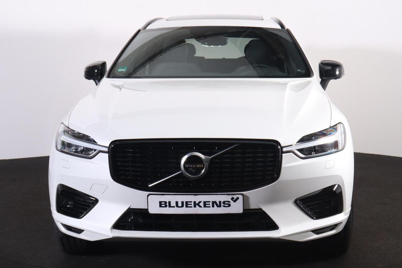Volvo XC60 Recharge T8 AWD R-Design - Panorama/schuifdak - IntelliSafe Assist & Surround - 360º Camera - Verwarmde voorstoelen - Verwarmbaar stuurwiel - Parkeersensoren voor & achter - Elektr. bedienb. bestuurdersstoel met geheugen - Extra getint glas - 19' LMV