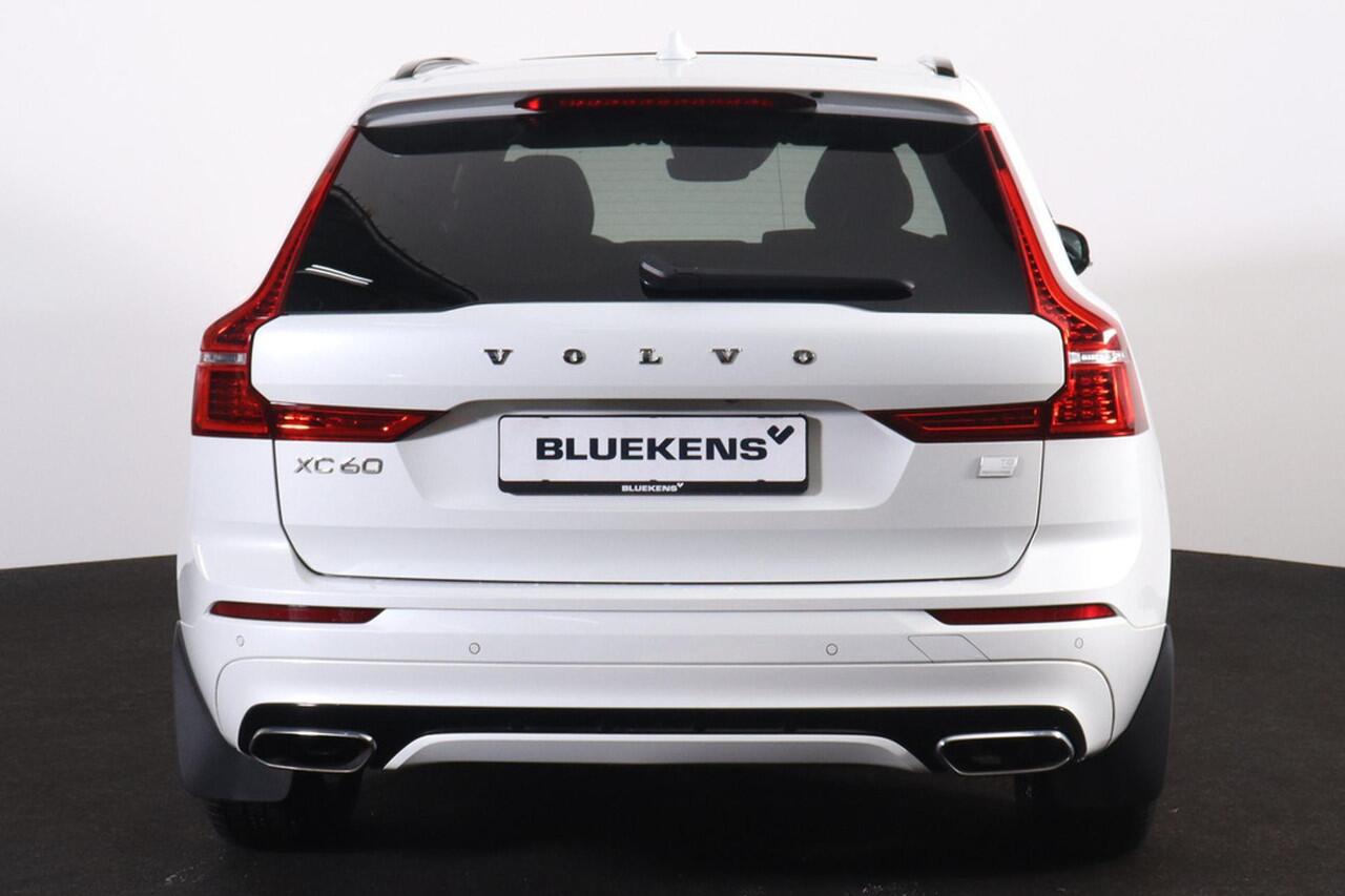 Volvo XC60 Recharge T8 AWD R-Design - Panorama/schuifdak - IntelliSafe Assist & Surround - 360º Camera - Verwarmde voorstoelen - Verwarmbaar stuurwiel - Parkeersensoren voor & achter - Elektr. bedienb. bestuurdersstoel met geheugen - Extra getint glas - 19' LMV