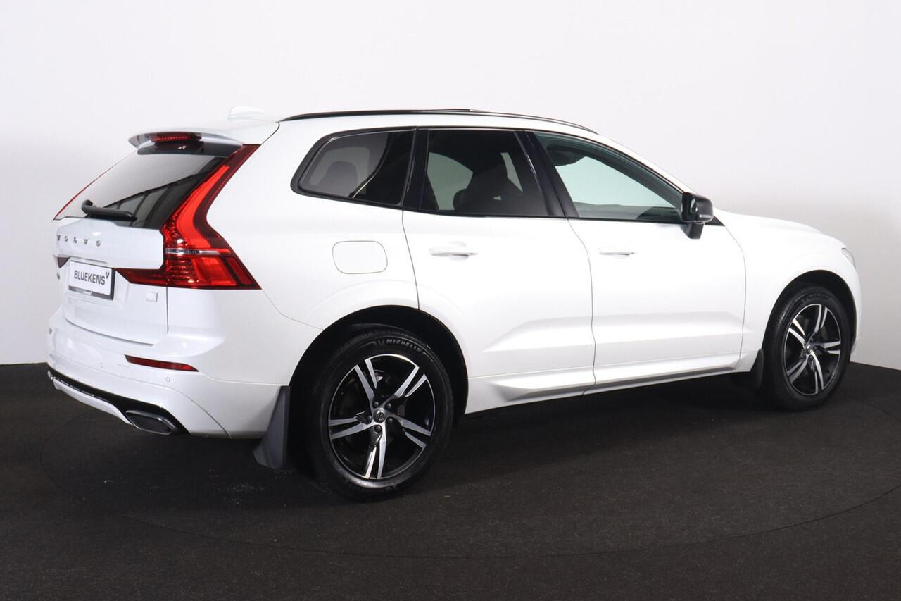 Volvo XC60 Recharge T8 AWD R-Design - Panorama/schuifdak - IntelliSafe Assist & Surround - 360º Camera - Verwarmde voorstoelen - Verwarmbaar stuurwiel - Parkeersensoren voor & achter - Elektr. bedienb. bestuurdersstoel met geheugen - Extra getint glas - 19' LMV
