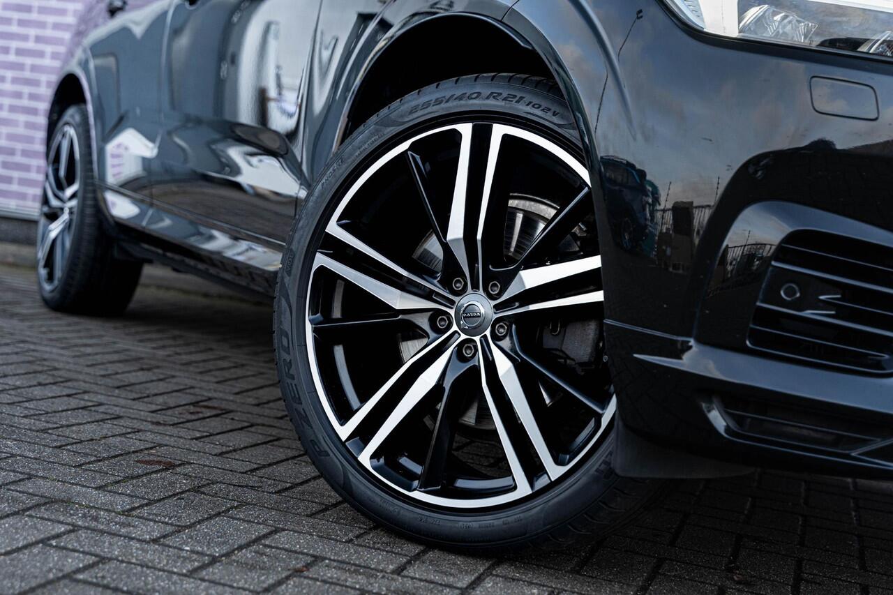 Volvo XC60 2.0 T6 Plug-in hybrid AWD R-Design | Stoel-/Stuurverwarming | Getint glas | Trekhaak | Panoramadak | Adaptive Cruise Control | Harman-Kardon Audio | 21 Inch Lichtmetalen Velgen | Dodehoekdetectie | Harman Kardon Audio |