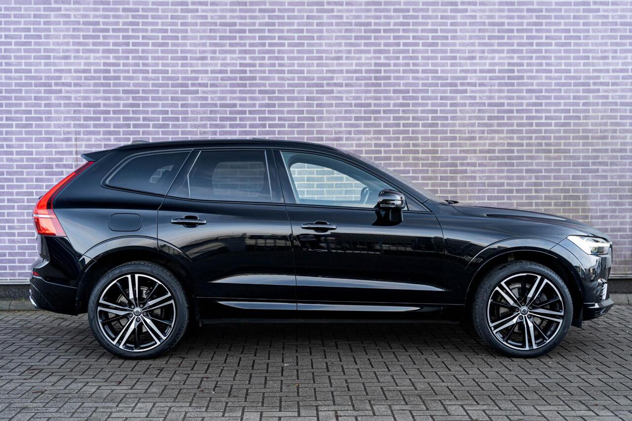 Volvo XC60 2.0 T6 Plug-in hybrid AWD R-Design | Stoel-/Stuurverwarming | Getint glas | Trekhaak | Panoramadak | Adaptive Cruise Control | Harman-Kardon Audio | 21 Inch Lichtmetalen Velgen | Dodehoekdetectie | Harman Kardon Audio |