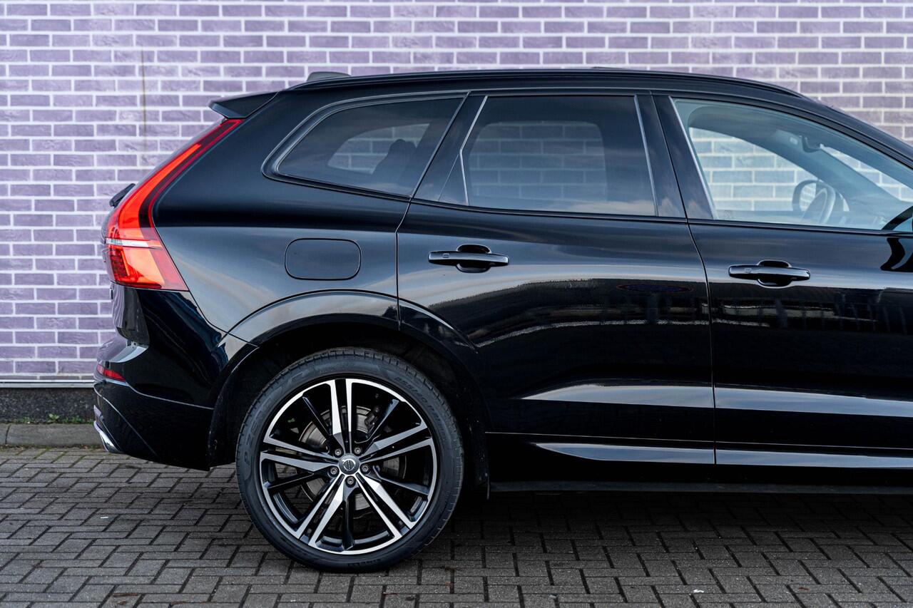 Volvo XC60 2.0 T6 Plug-in hybrid AWD R-Design | Stoel-/Stuurverwarming | Getint glas | Trekhaak | Panoramadak | Adaptive Cruise Control | Harman-Kardon Audio | 21 Inch Lichtmetalen Velgen | Dodehoekdetectie | Harman Kardon Audio |