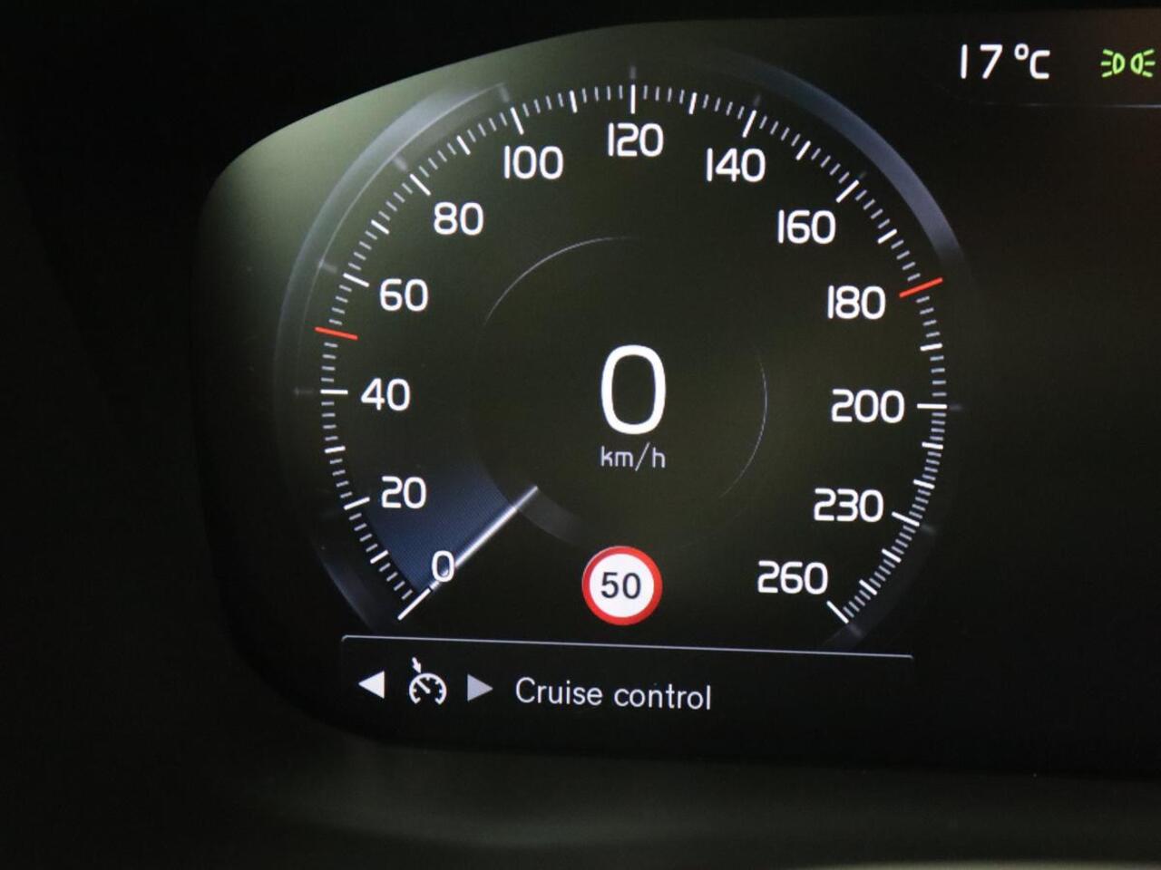 Volvo XC60 2.0 Recharge T6 AWD Business Pro | Panoramadak | Leder | Camera | Carplay | Navigatie | Full LED | Cruise control | Parkeerverwarming | PHEV | Plug In