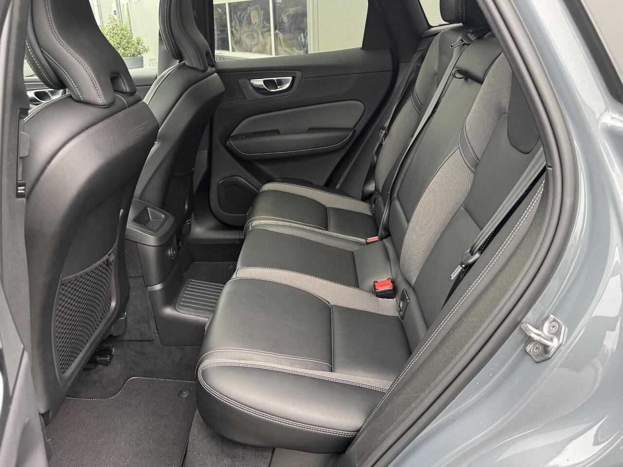 Volvo XC60 2.0 T6 Plug-in hybrid AWD R-Design 349 PK | Trekhaak | 21 inch | Camera | Panorama dak