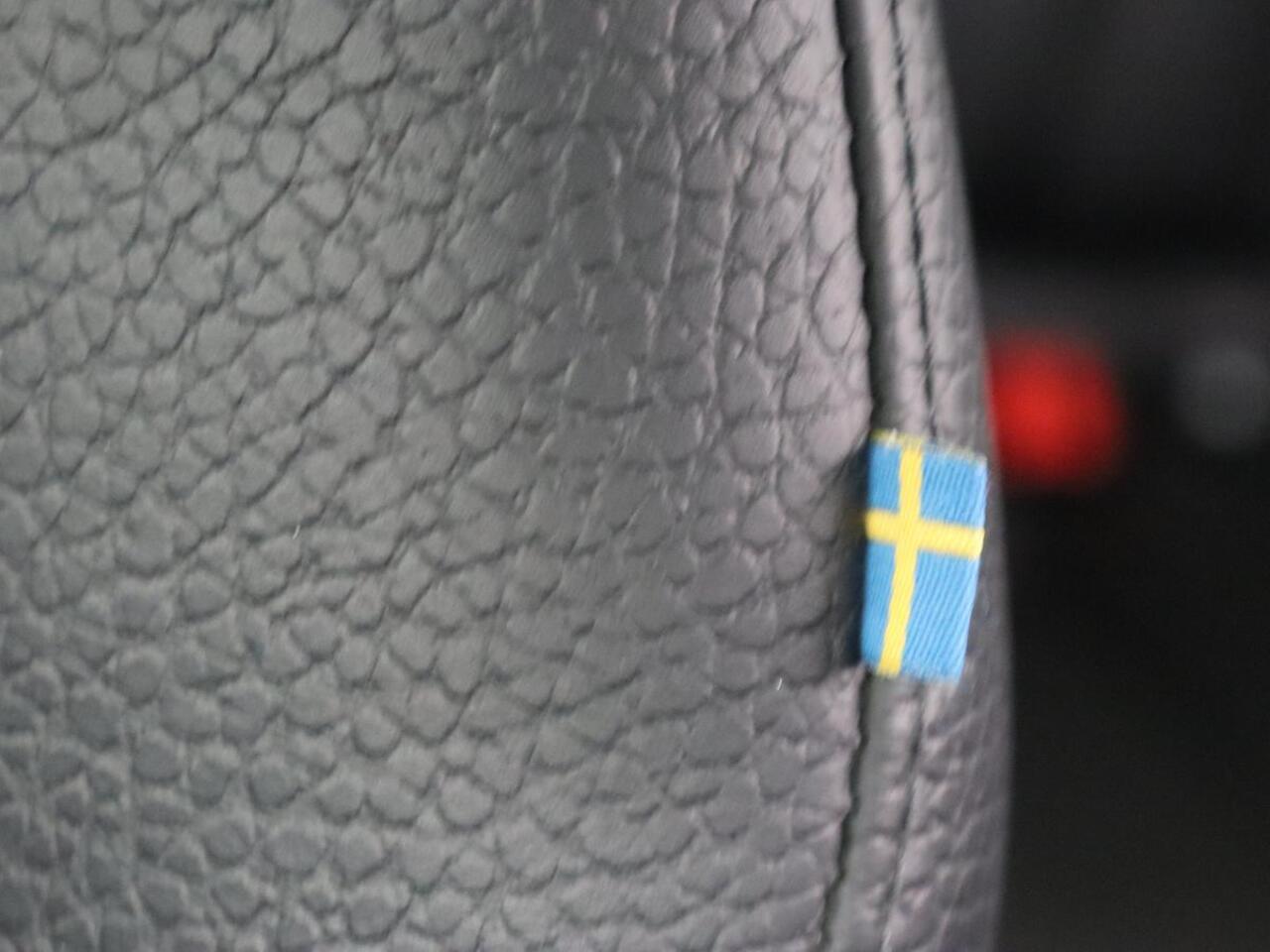 Volvo XC60 2.0 Recharge T6 AWD Momentum | Panoramadak | Trekhaak | Leder | Stoelverwarming | Camera | Carplay | Navigatie | Full LED | Parkeerhulp | Memory | PHEV | Plug In