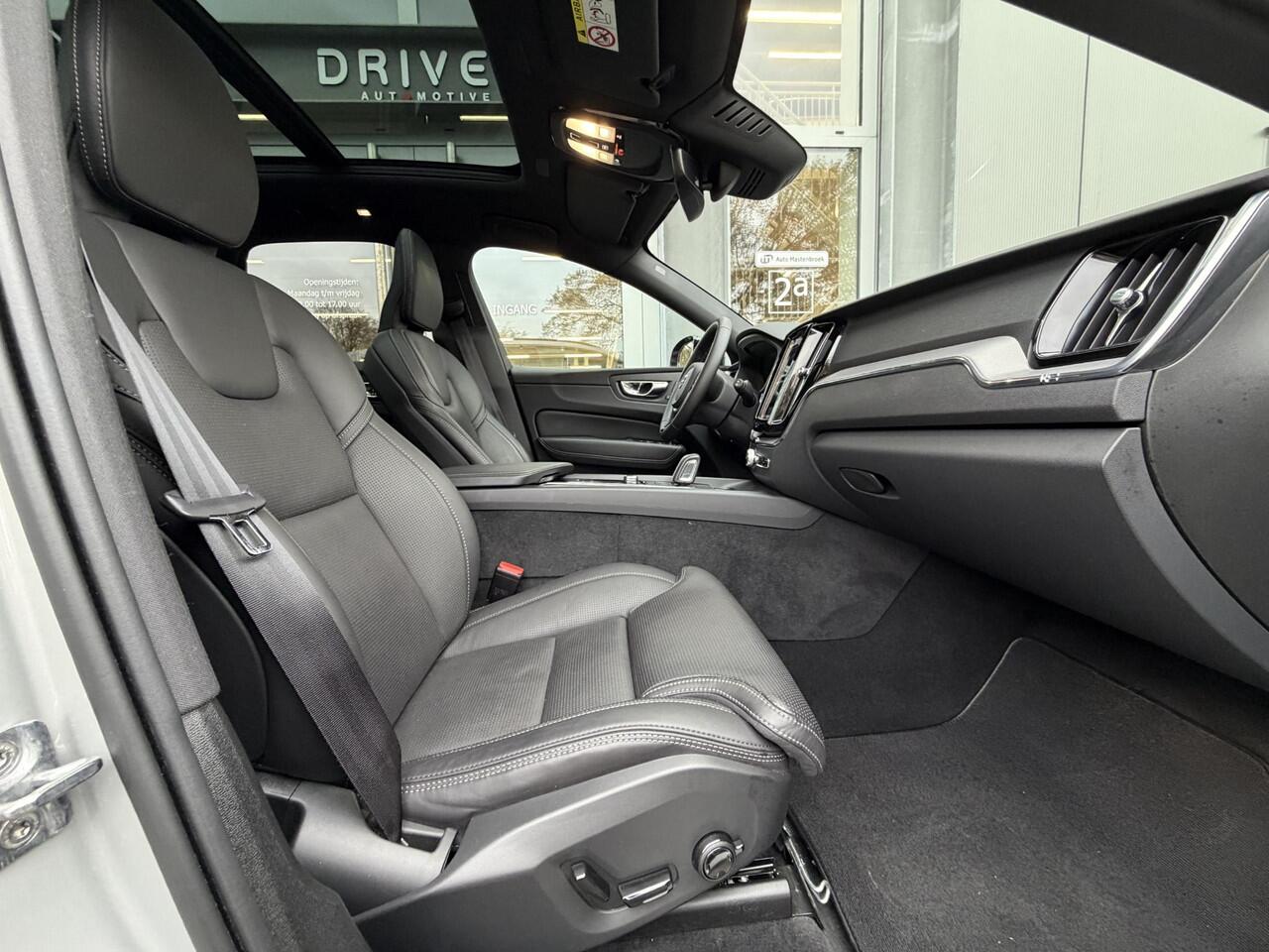 Volvo XC60 2.0 T8 Plug-in hybrid AWD R-Design |Facelift|Pano|Bowers & Wilkins|Stoel Ventilatie|Pilot Assist|Trekhaak