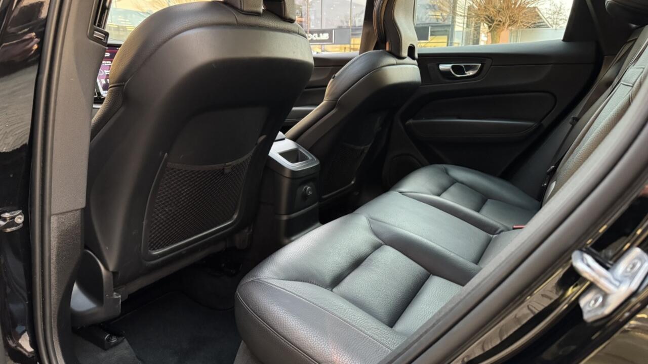 Volvo XC60 2.0 T8 AWD Inscript. | Pano | Leer | Camera