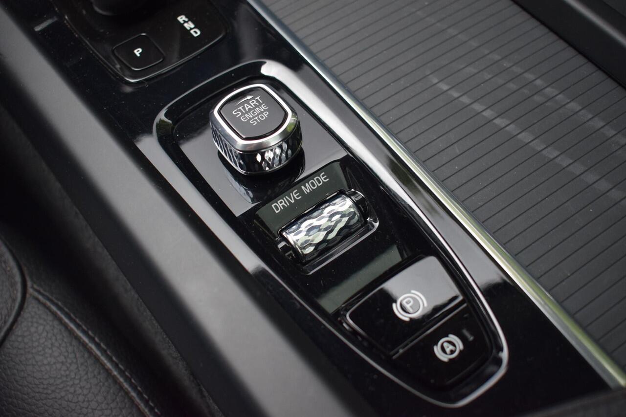 Volvo XC60 2.0 Recharge T6 AWD Inscription met Pano/Led/Leder