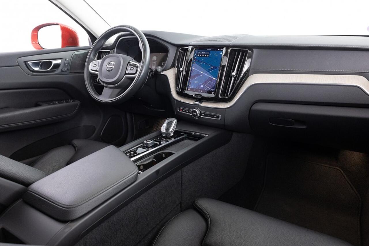 Volvo XC60 2.0 Recharge T6 AWD Inscription | PANORAMADAK | LEDER | harman/kardon