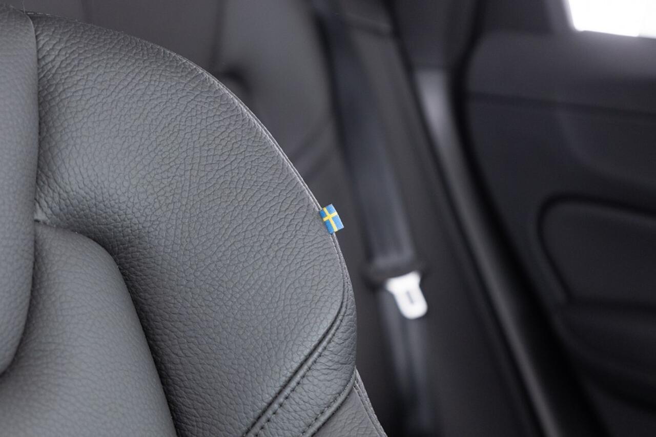 Volvo XC60 2.0 Recharge T6 AWD Inscription | PANORAMADAK | LEDER | harman/kardon