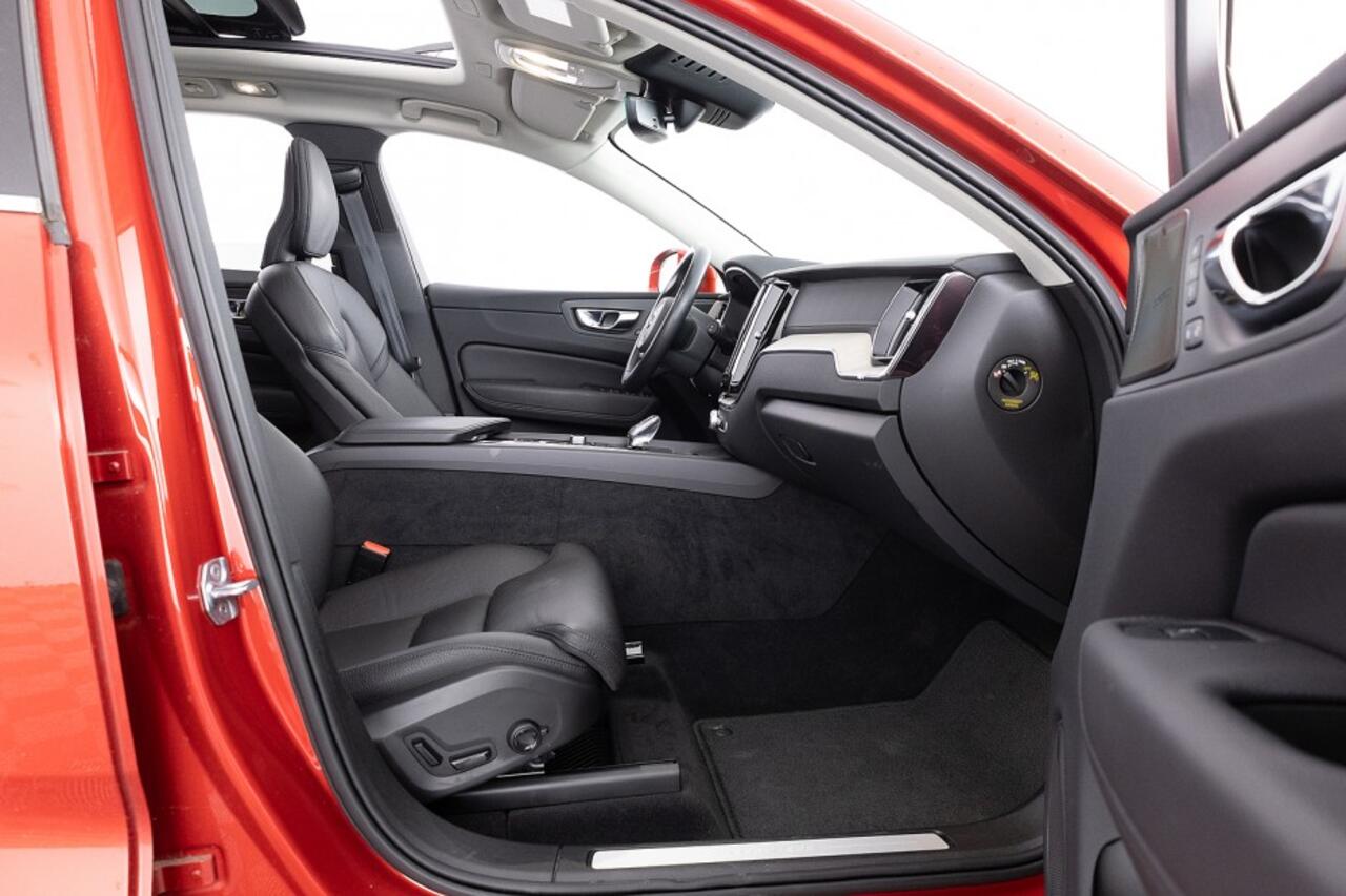 Volvo XC60 2.0 Recharge T6 AWD Inscription | PANORAMADAK | LEDER | harman/kardon