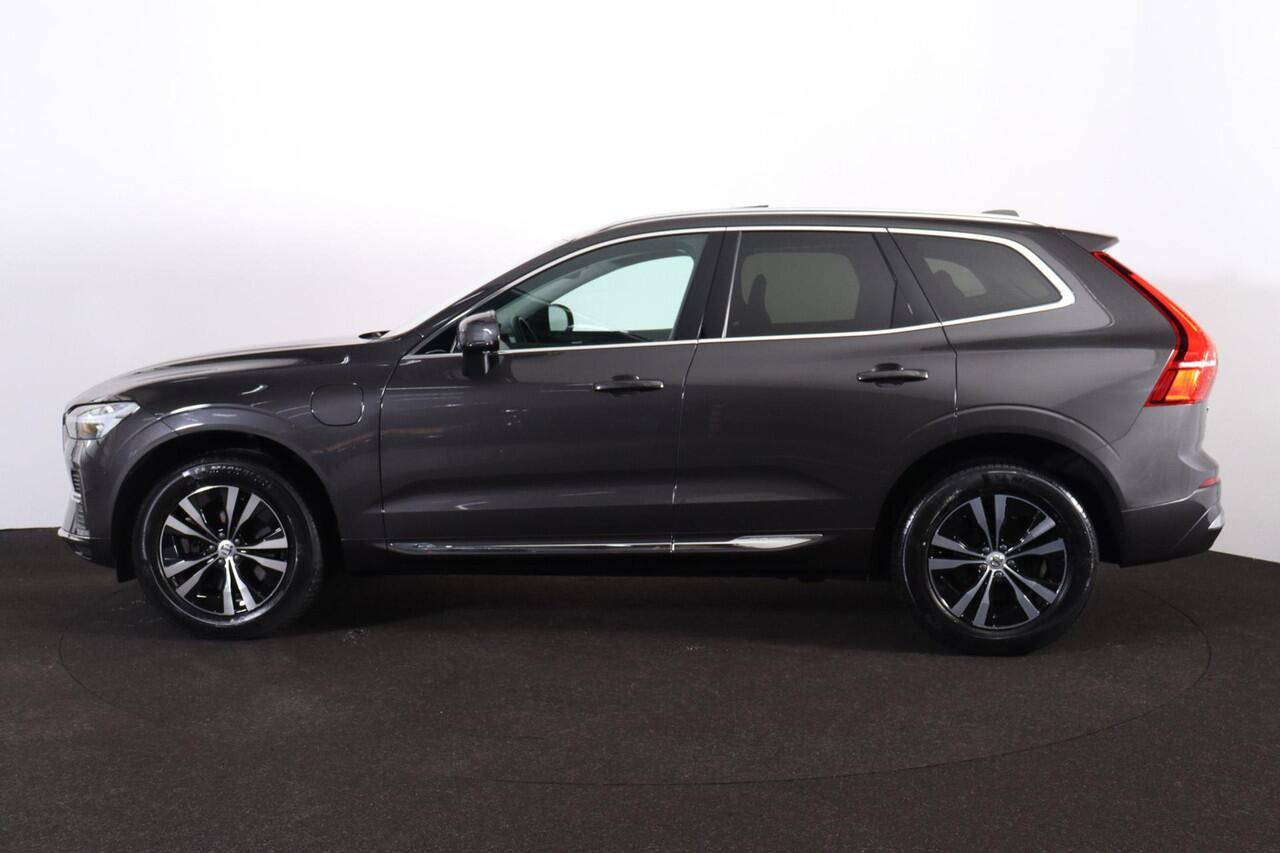 Volvo XC60 Recharge T6 AWD Inscription Expression - Panorama/schuifdak - IntelliSafe Assist - Harman/Kardon audio - Parkeercamera achter - Adaptieve LED koplampen - Verwarmde voorstoelen & stuur - Elektr. inklapbare trekhaak - Parkeercamera voor & achter - Extra get