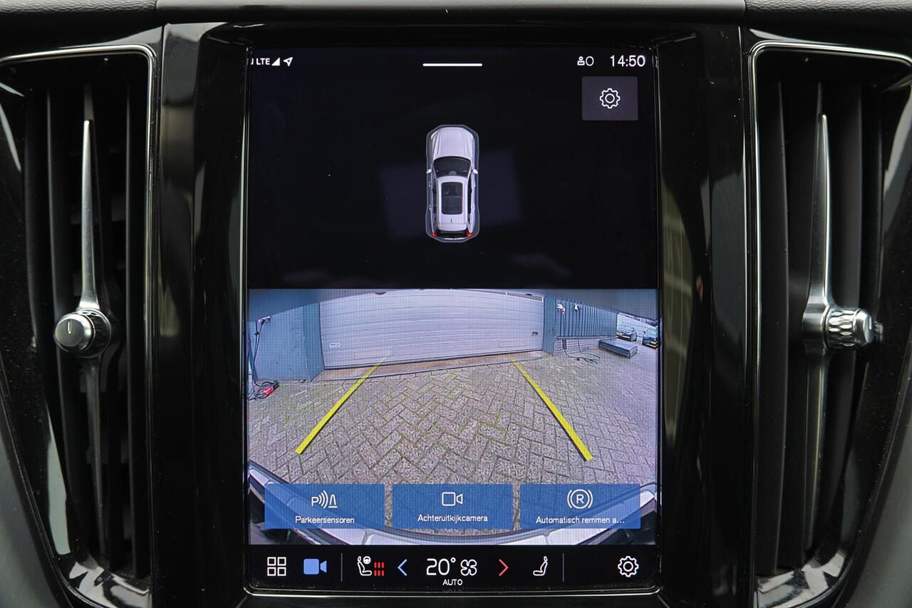 Volvo XC60 Recharge T6 AWD Inscription Expression - Panorama/schuifdak - IntelliSafe Assist - Harman/Kardon audio - Parkeercamera achter - Adaptieve LED koplampen - Verwarmde voorstoelen & stuur - Elektr. inklapbare trekhaak - Parkeercamera voor & achter - Extra get