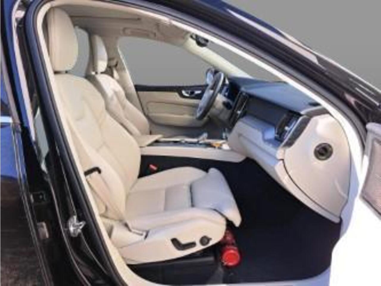 Volvo XC60 2.0 T6 Plug-in hybrid AWD Inscription | Harman Kardon | Panoramadak | Achteruitrijcamera | Parkeersensoren | Keyless Entry | 19 inch Lichtmetalen Velgen