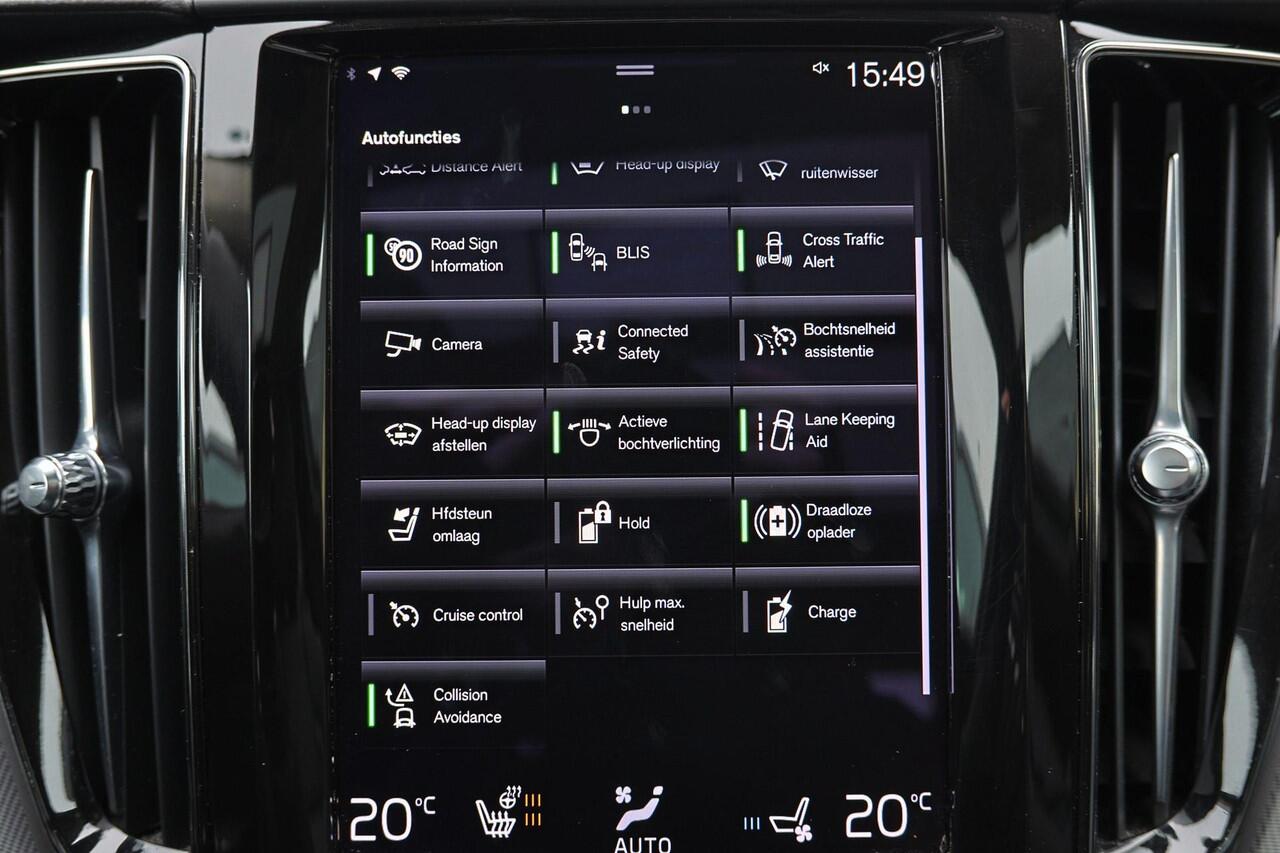 Volvo XC60 Recharge T8 AWD Inscription - Luchtvering - Panorama/schuifdak - IntelliSafe Assist & Surround - 360º Camera - Bowers & Wilkins audio - Adaptieve LED koplampen - Verwarmde voorstoelen, stuur & achterbank - Parkeersensoren voor & achter - Elektr. bedienb. 