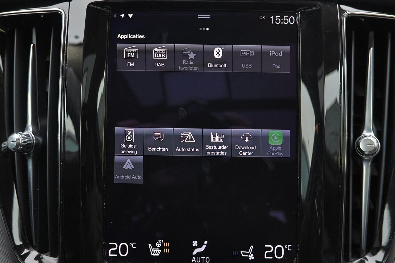 Volvo XC60 Recharge T8 AWD Inscription - Luchtvering - Panorama/schuifdak - IntelliSafe Assist & Surround - 360º Camera - Bowers & Wilkins audio - Adaptieve LED koplampen - Verwarmde voorstoelen, stuur & achterbank - Parkeersensoren voor & achter - Elektr. bedienb. 