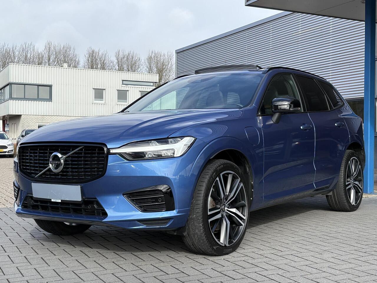 Volvo XC60 2.0 T6 Plug-in hybrid AWD R-Design | Wegklapbare Trekhaak | Elektrisch schuif-/kanteldak | ACC | Leder | Stoel- Verwarming & Ventilatie | Memory Seats | 360 Camera