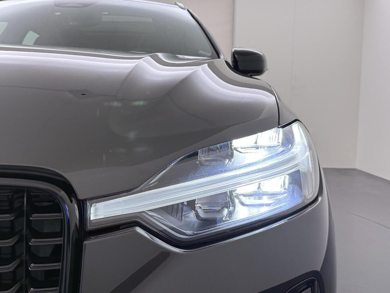 Volvo XC60 2.0 T6 Plug-in hybrid AWD R-Design Dark Trekhaak/Panodak/HarmanKardon etc.