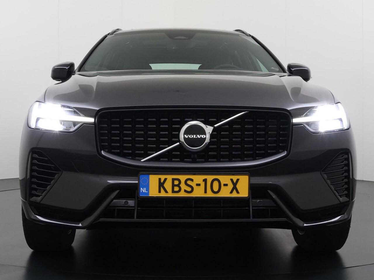 Volvo XC60 2.0 T6 Plug-in hybrid AWD R-Design Dark Trekhaak/Panodak/HarmanKardon etc.