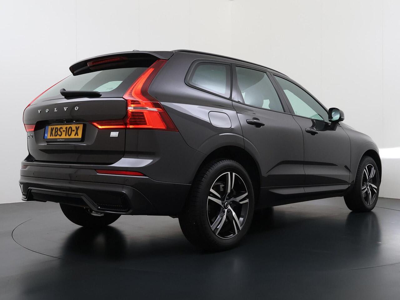 Volvo XC60 2.0 T6 Plug-in hybrid AWD R-Design Dark Trekhaak/Panodak/HarmanKardon etc.